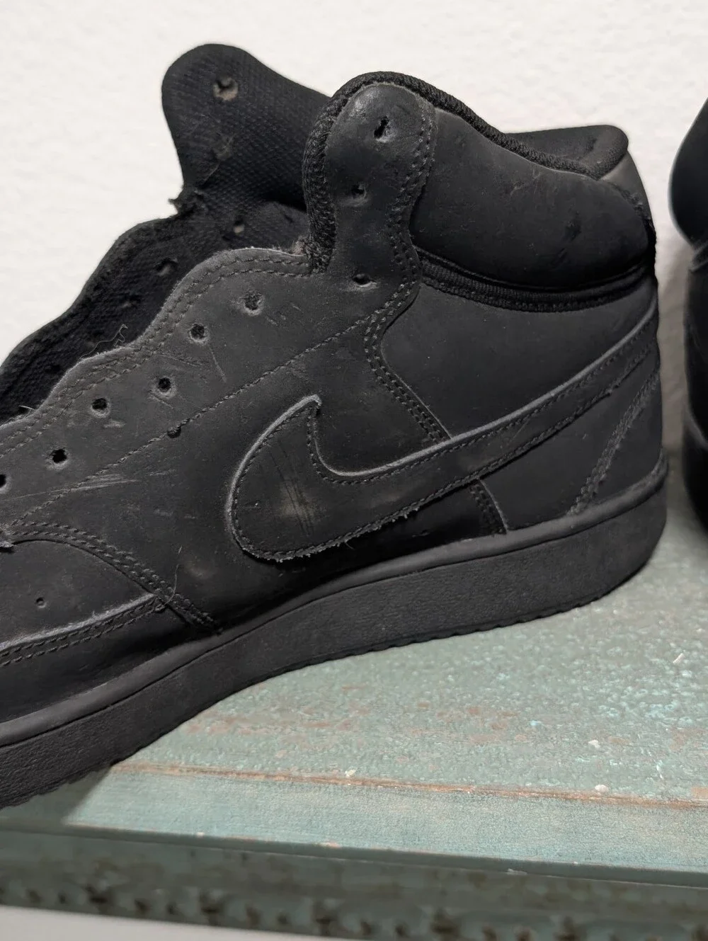 Nike CU6629-001 Court Vision Mid Men’s Mid Top Lace-Up Athletic Sneakers Black